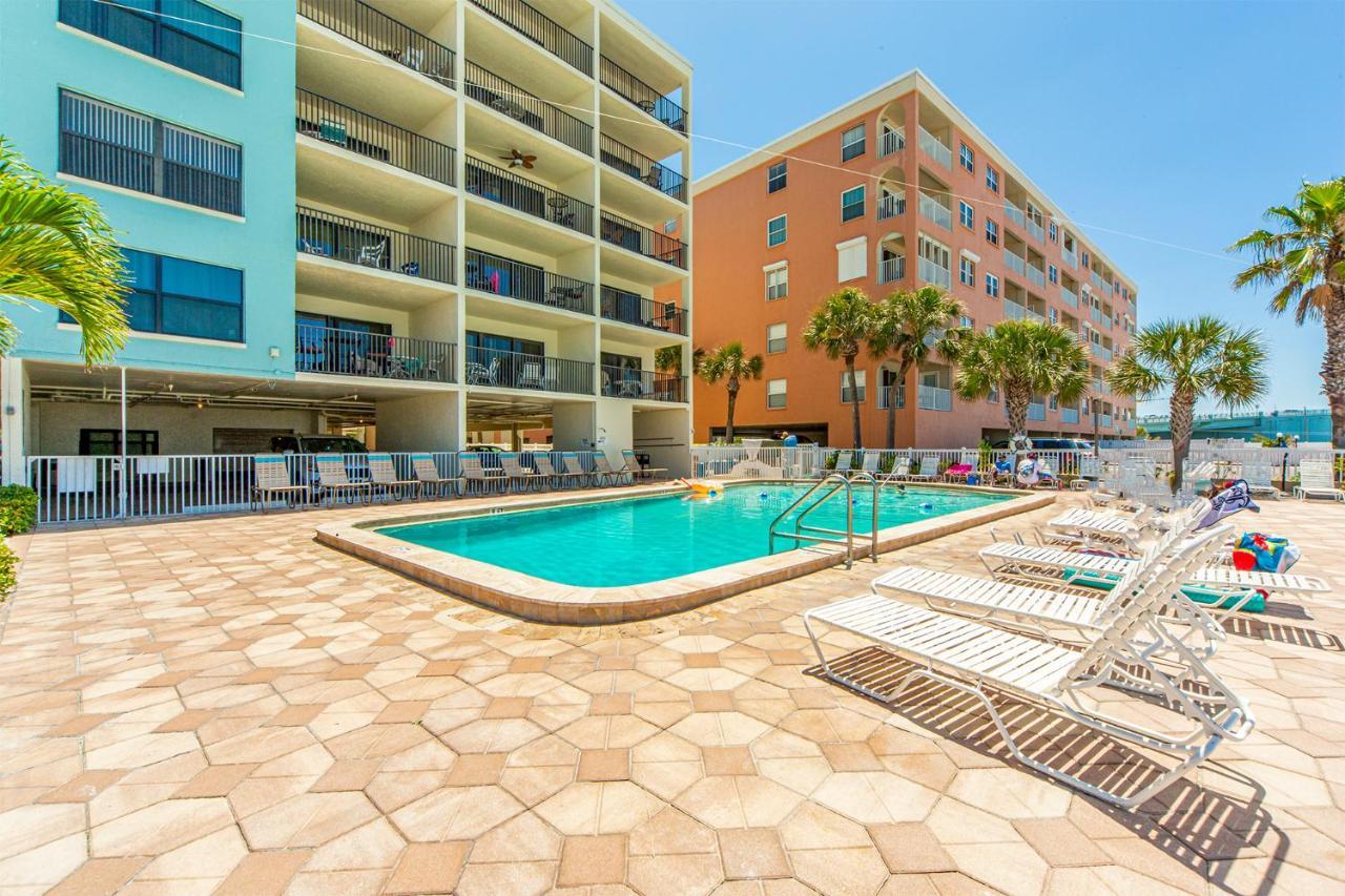 301 Sandy Shores Condos St. Pete Beach Exterior photo